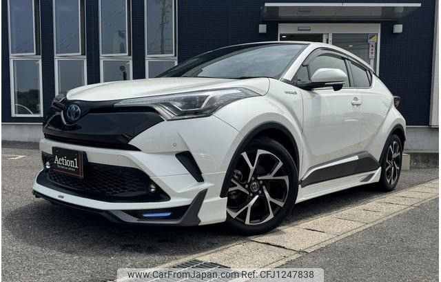 toyota c-hr 2018 64 image 2