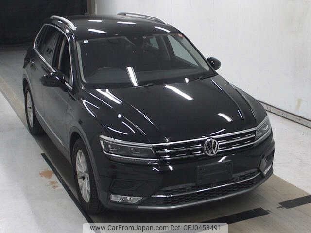 volkswagen tiguan 2016 -VOLKSWAGEN--VW Tiguan 5NCZE-HW843200---VOLKSWAGEN--VW Tiguan 5NCZE-HW843200- image 1