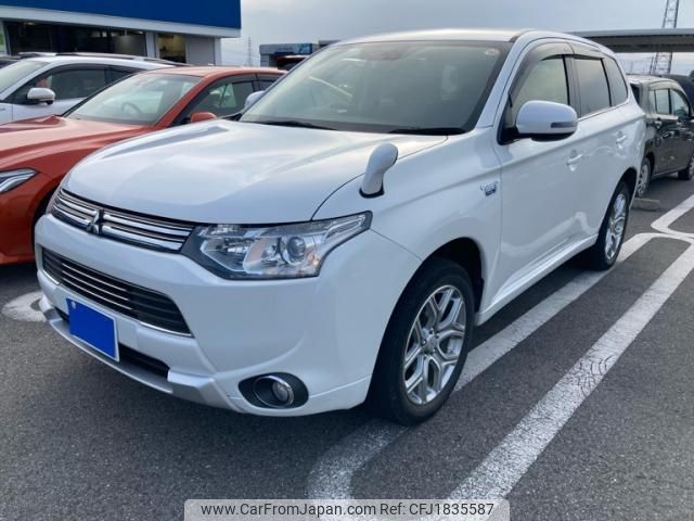 mitsubishi outlander-phev 2014 CFJ1835587 image 2