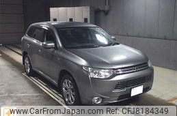 Mitsubishi Outlander PHEV 2014