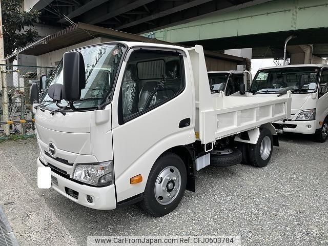 hino dutro 2024 GOO_NET_EXCHANGE_0707934A30241226W006 image 2