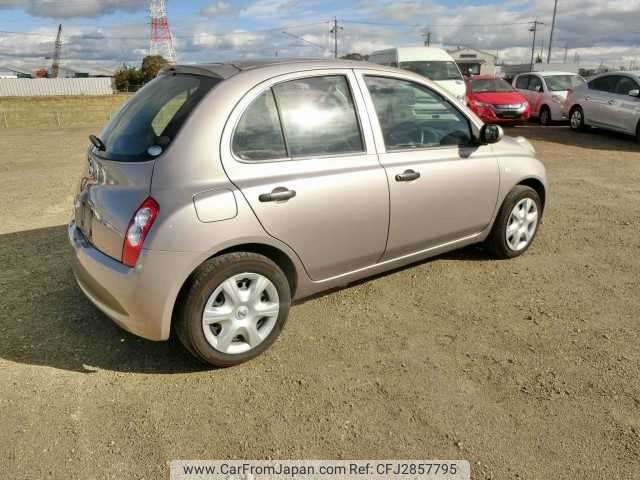 Nissan march 2008
