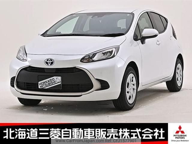 toyota aqua 2024 CFJ1577901 image 1