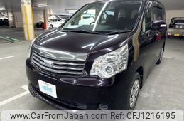 toyota noah 2013 AF-ZRR70-0592910