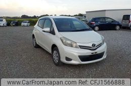 toyota vitz 2013 CFJ1566888