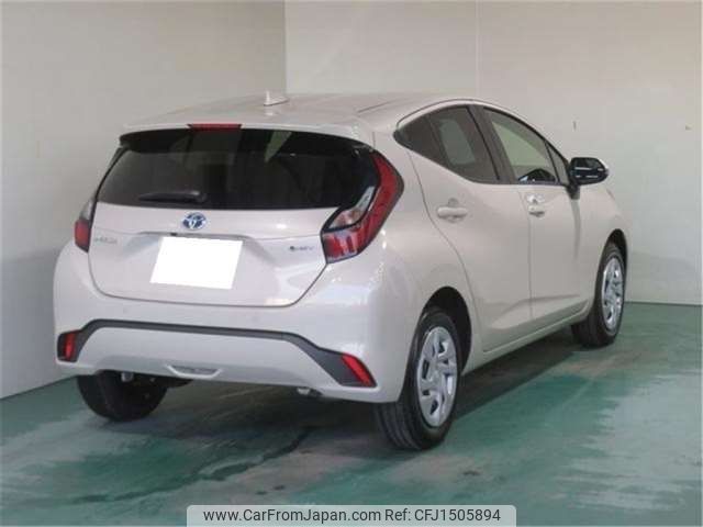 toyota aqua 2024 CFJ1505894 image 2