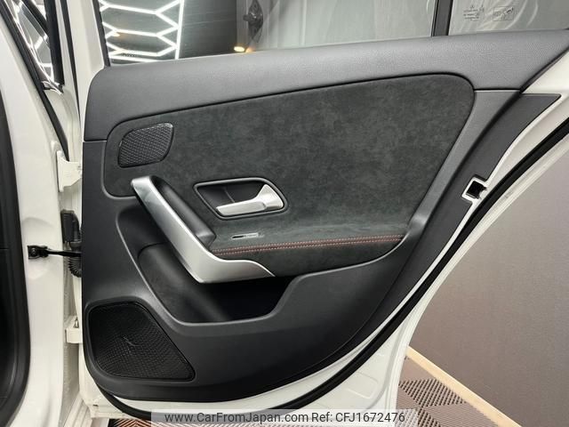 mercedes-benz a-class 2019 CFJ1672476 image 2