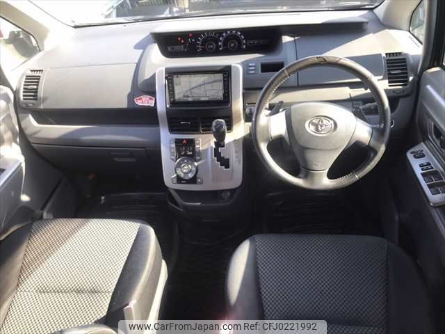 toyota noah 2008 NIKYO_PW18111 image 2