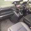 toyota noah 2017 CFJ1801751 image 5
