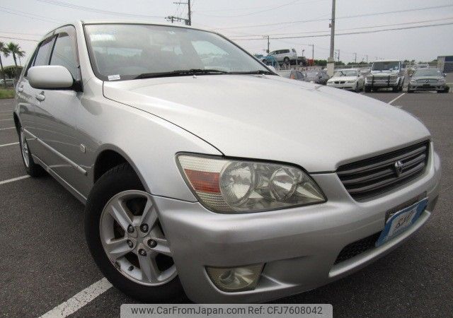 toyota altezza 2002 REALMOTOR_Y2022060076HD-12 image 2