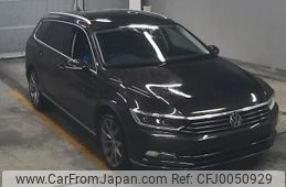 volkswagen passat-variant 2018 -VOLKSWAGEN--VW Passat Variant WVWZZZ3CZJE142954---VOLKSWAGEN--VW Passat Variant WVWZZZ3CZJE142954-