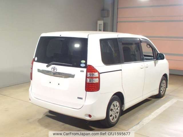 toyota noah 2013 CFJ1595677 image 2