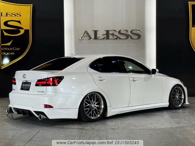 lexus is 2010 CFJ1505243 image 2
