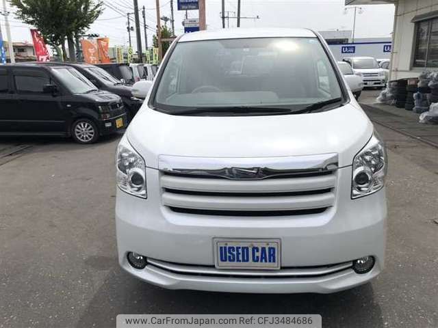 toyota noah 2009 769235-190718153418 image 1