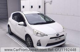 toyota aqua 2013 -TOYOTA--AQUA NHP10-6157681---TOYOTA--AQUA NHP10-6157681-