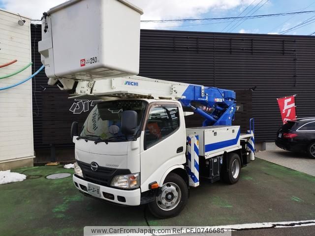 hino dutro 2015 GOO_NET_EXCHANGE_0202828A30250211W001 image 2