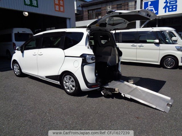 toyota sienta 2017 CFJ1627239 image 1