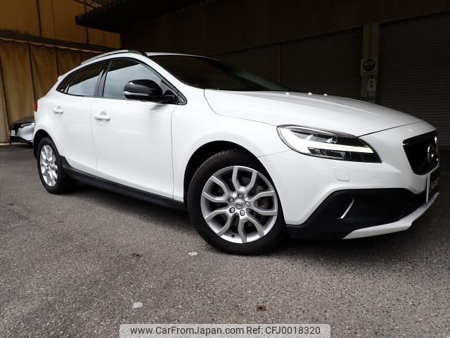 volvo v40 2018 quick_quick_LDA-MD4204T_YV1MZA8RDJ2151727 image 1