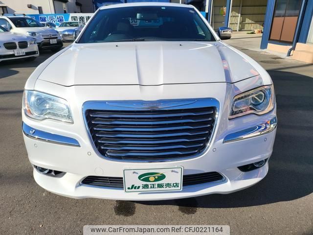 chrysler 300 2014 quick_quick_LX36_2C3CCATG3DH600956 image 2