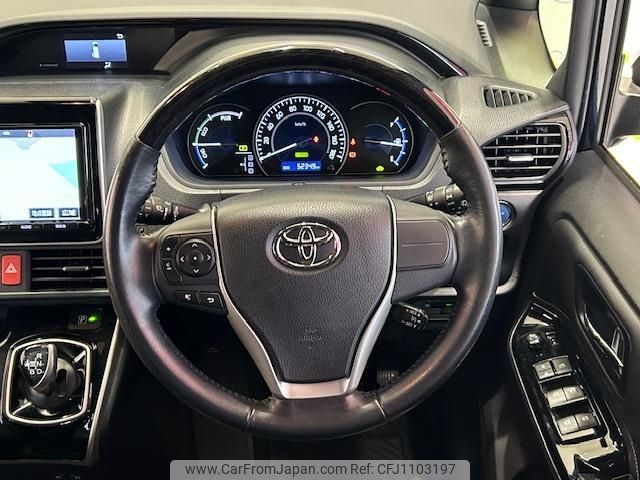 2018 Toyota Esquire DAA-ZWR80G - Car Price $23,413