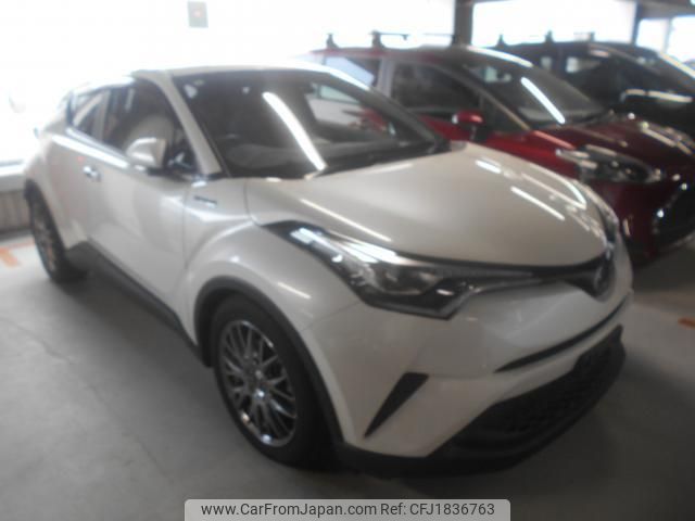 toyota c-hr 2017 CFJ1836763 image 1