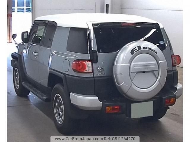 toyota fj-cruiser 2013 quick_quick_CBA-GSJ15W_0124883 image 2