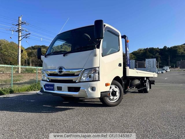 hino dutro 2024 GOO_NET_EXCHANGE_0730060A30250513W001 image 1