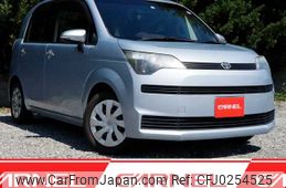 toyota spade 2013 F00671