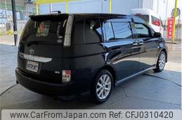 toyota isis 2011 TE4022