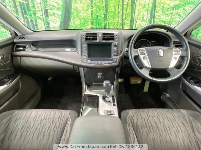 toyota crown 2011 CFJ1836142 image 2