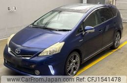 toyota prius-α 2011 CFJ1541478