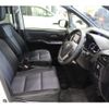 toyota voxy 2017 quick_quick_DBA-ZRR80W_0322425 image 6