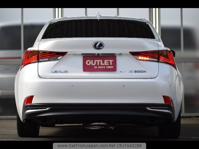 lexus is 2017 CFJ1643288 image 2