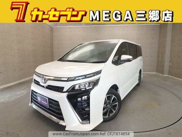 toyota voxy 2018 CFJ1614854 image 1