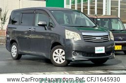 toyota noah 2012 CFJ1645930