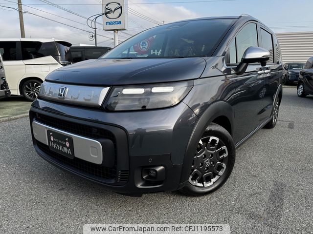 honda freed 2025 CARSENSOR_JP_AU6354968130 image 1