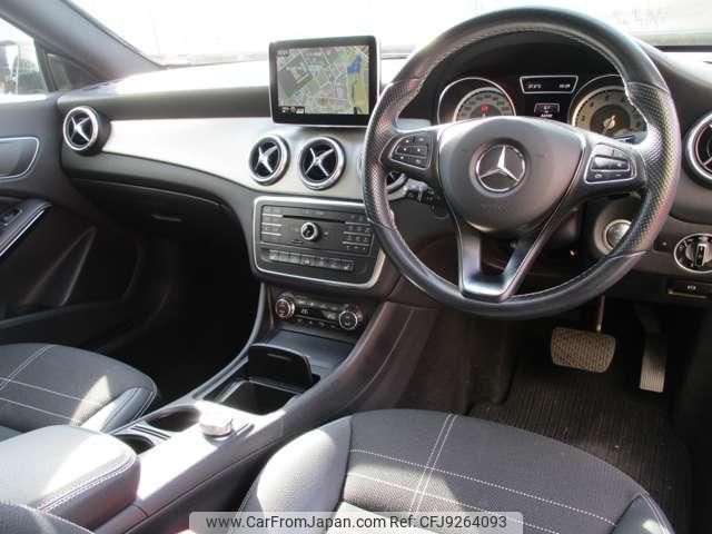 mercedes-benz cla-class 2015 quick_quick_DBA-117942_WDD1179422N233137 image 2