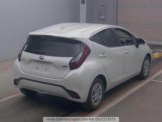 toyota aqua 2022 -TOYOTA--AQUA 6AA-MXPK11--MXPK11-2067385---TOYOTA--AQUA 6AA-MXPK11--MXPK11-2067385- image 2