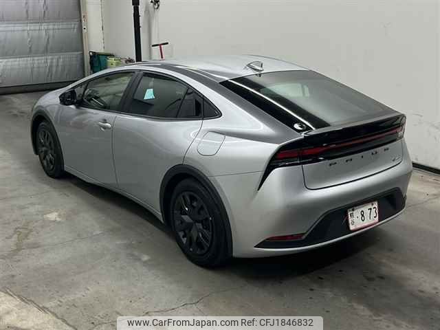 toyota prius 2024 CFJ1846832 image 2