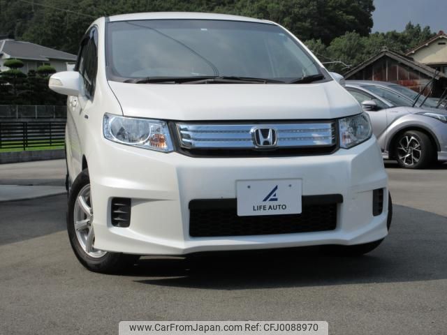 honda freed-spike-hybrid 2014 quick_quick_DAA-GP3_GP3-1122686 image 1