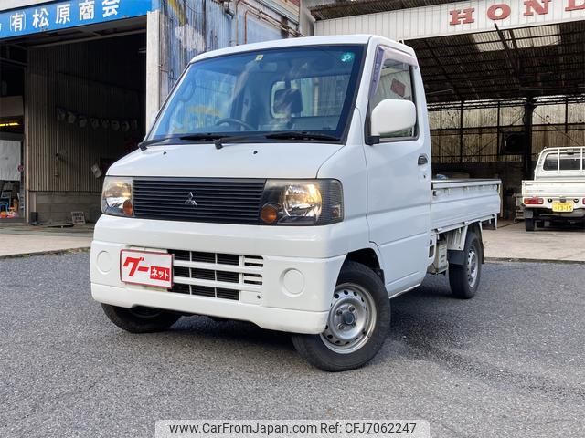mitsubishi minicab-truck 2004 GOO_JP_700100145330211201004 image 1