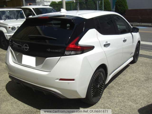 nissan leaf 2023 -NISSAN 【大阪 303】--Leaf ZAA-ZE1--ZE1-211044---NISSAN 【大阪 303】--Leaf ZAA-ZE1--ZE1-211044- image 2