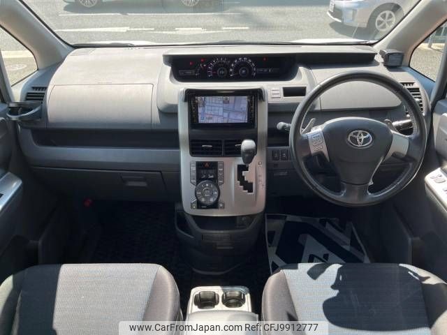 toyota voxy 2009 -TOYOTA--Voxy DBA-ZRR70W--ZRR70-0258560---TOYOTA--Voxy DBA-ZRR70W--ZRR70-0258560- image 2