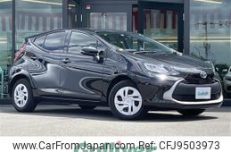 toyota aqua 2022 -TOYOTA--AQUA 6AA-MXPK11--MXPK11-2069917---TOYOTA--AQUA 6AA-MXPK11--MXPK11-2069917-