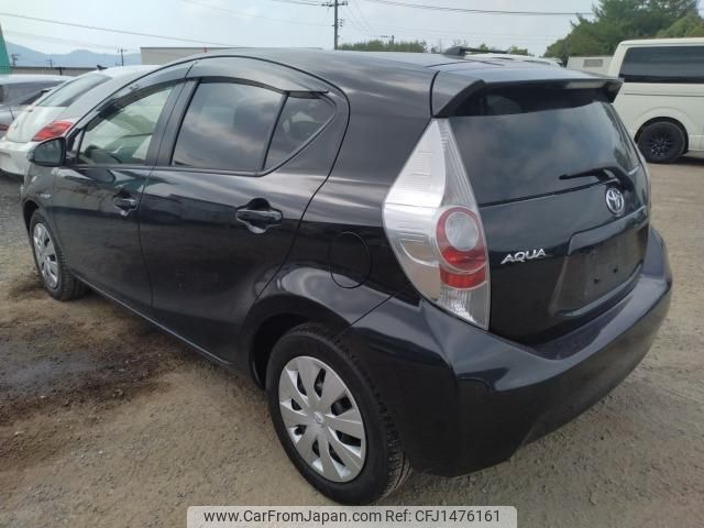 toyota aqua 2013 CFJ1476161 image 2