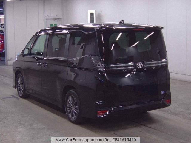 toyota voxy 2022 CFJ1615410 image 2