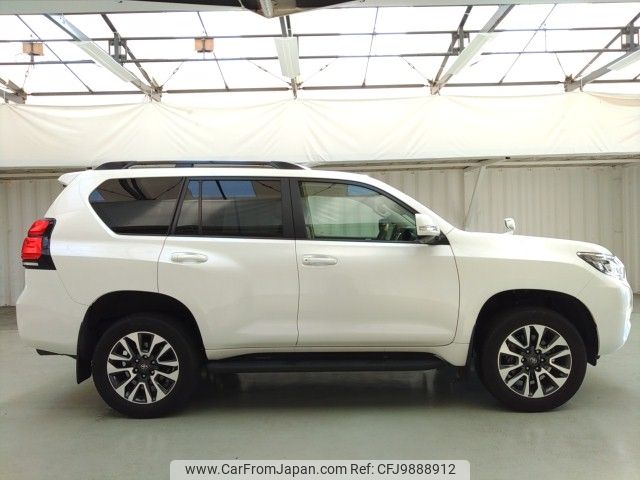 toyota land-cruiser-prado 2022 ENHANCEAUTO_1_ea283982 image 2