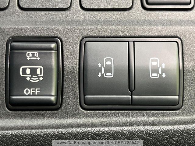 nissan serena 2022 CFJ1725642 image 2