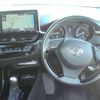 toyota c-hr 2017 quick_quick_DAA-ZYX10_ZYX10-2020255 image 7