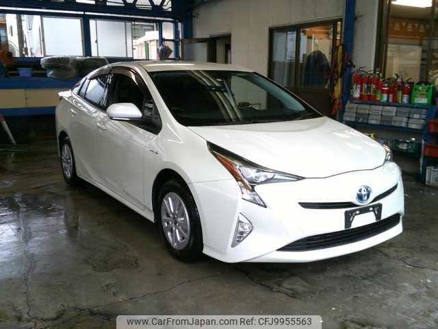 toyota prius 2017 -TOYOTA--Prius DAA-ZVW55--ZVW55-8050318---TOYOTA--Prius DAA-ZVW55--ZVW55-8050318- image 1